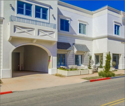 Photo of the Entrance to the Monarch La Jolla building.